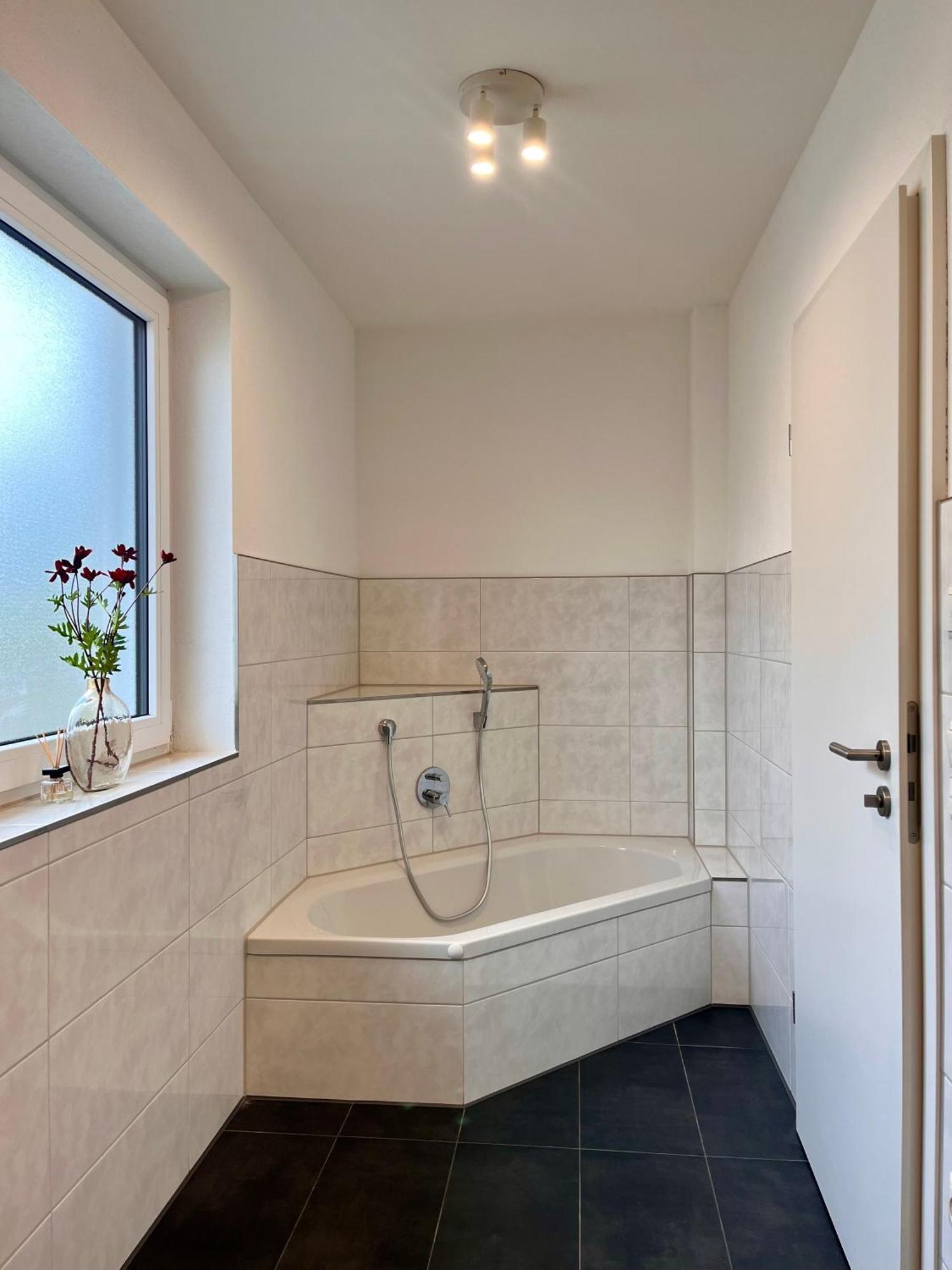 Holiday home Wohnglueck Frisches & Gemuetliches Design Mit Bbq, Garten & Arbeitsplatz