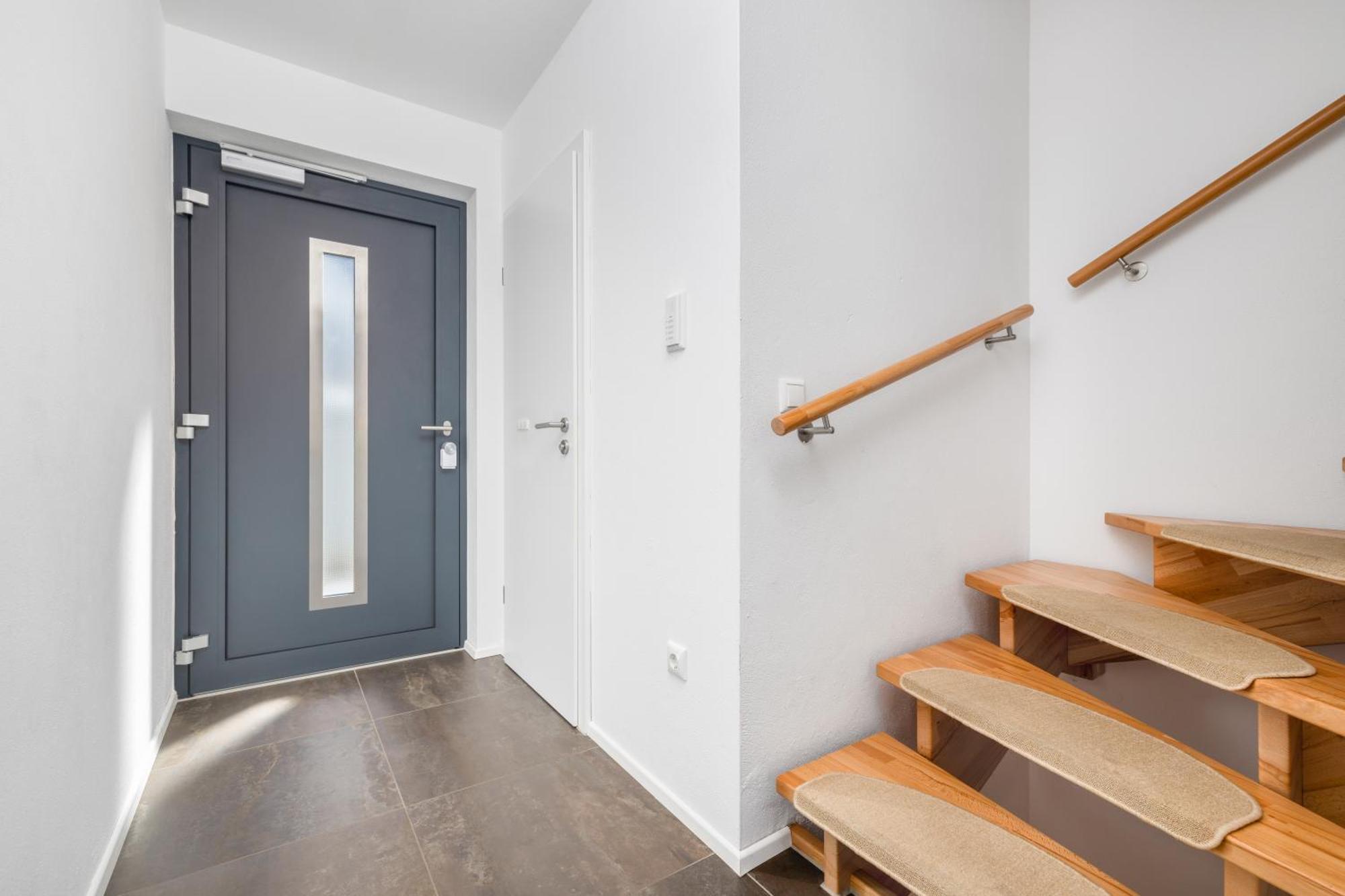 Wohnglueck Frisches & Gemuetliches Design Mit Bbq, Garten & Arbeitsplatz Augsburg