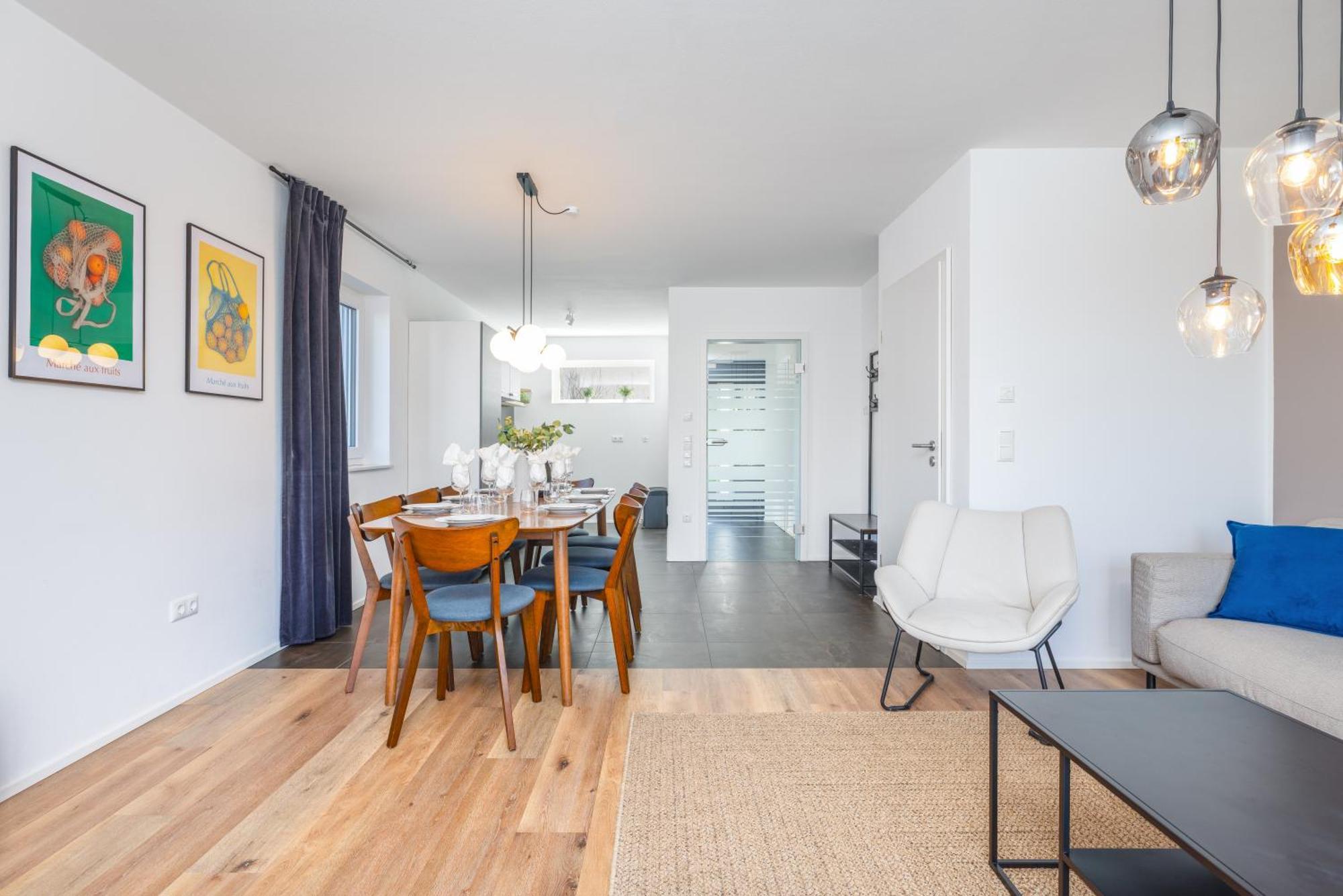 Wohnglueck Frisches & Gemuetliches Design Mit Bbq, Garten & Arbeitsplatz Holiday home Augsburg